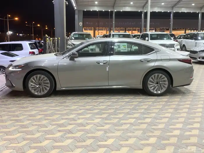 لكزس ES350 CC بريمي 2025 4