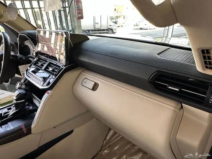 جيب L4 GXR ماشي 13 ألف كم سعودي  بحالة الوكالة 62