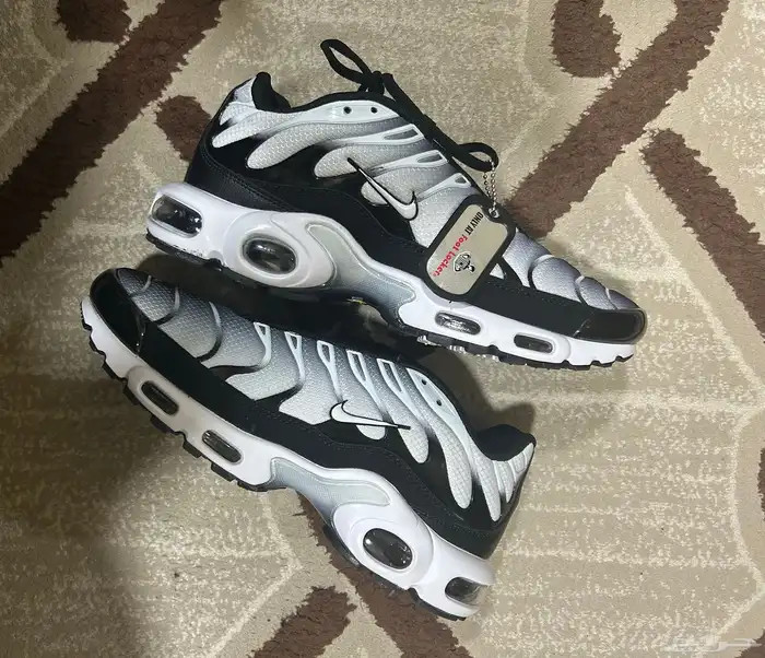 TNحذاء نايك   Nike TN Black and silver 44 0