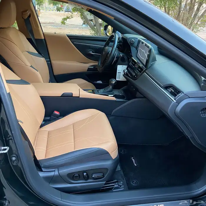 لكزس ES 350 CC موديل 2023 أسود سعودي الممشى 59 ألف كم 24