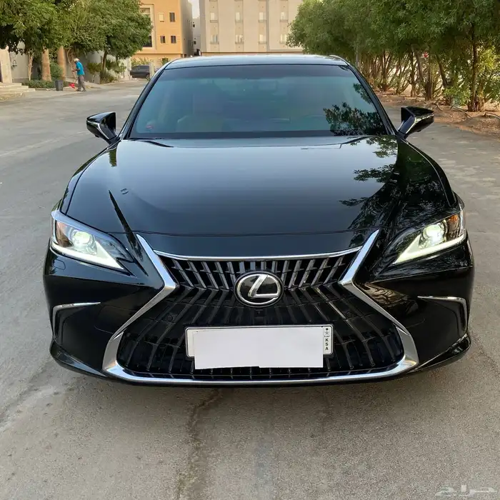 لكزس ES 350 CC موديل 2023 أسود سعودي الممشى 59 ألف كم 18