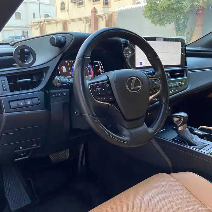 لكزس ES 350 CC موديل 2023 أسود سعودي الممشى 59 ألف كم 31
