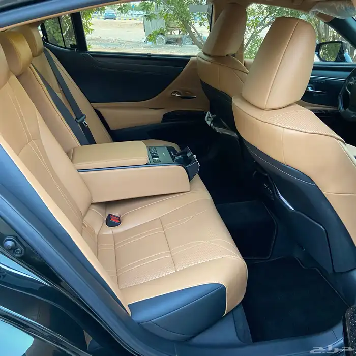 لكزس ES 350 CC موديل 2023 أسود سعودي الممشى 59 ألف كم 26