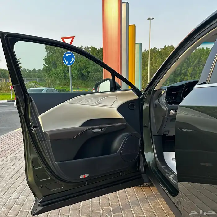لكزس RX350 2024 زيتي 6