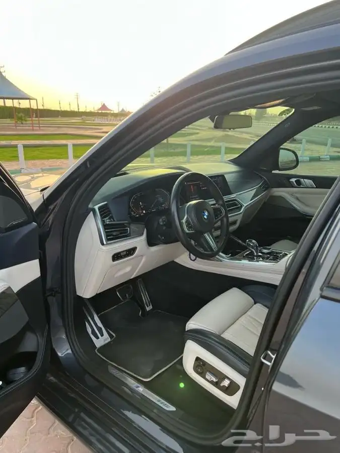 BMW 2019 X7 50i kitm individual 10