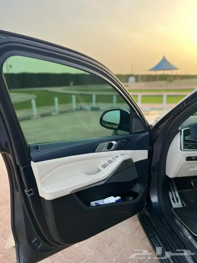 BMW 2019 X7 50i kitm individual 9