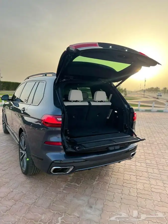 BMW 2019 X7 50i kitm individual 8