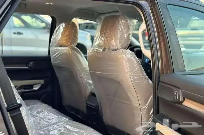 فورد ايفريست XLT نص فل 2024 بنزين 5