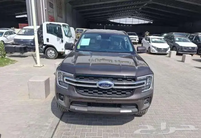 فورد ايفريست XLT نص فل 2024 بنزين 10