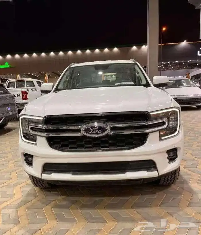 فورد ايفريست XLT نص فل 2024 بنزين 14