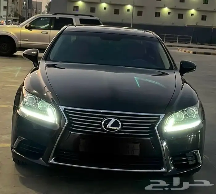 لكزس 460 LS لارج موديل 2013 وارد عبداللطيف 9