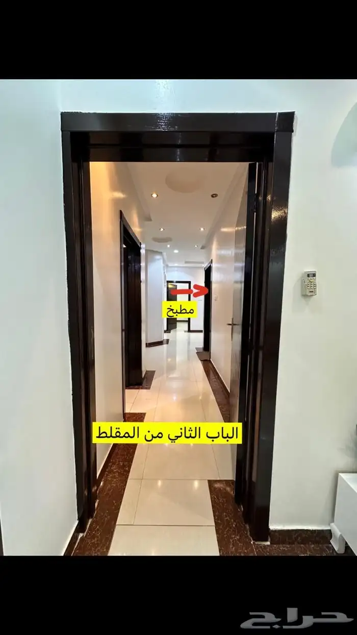 فيلا مع 3 شقق للبيع 11