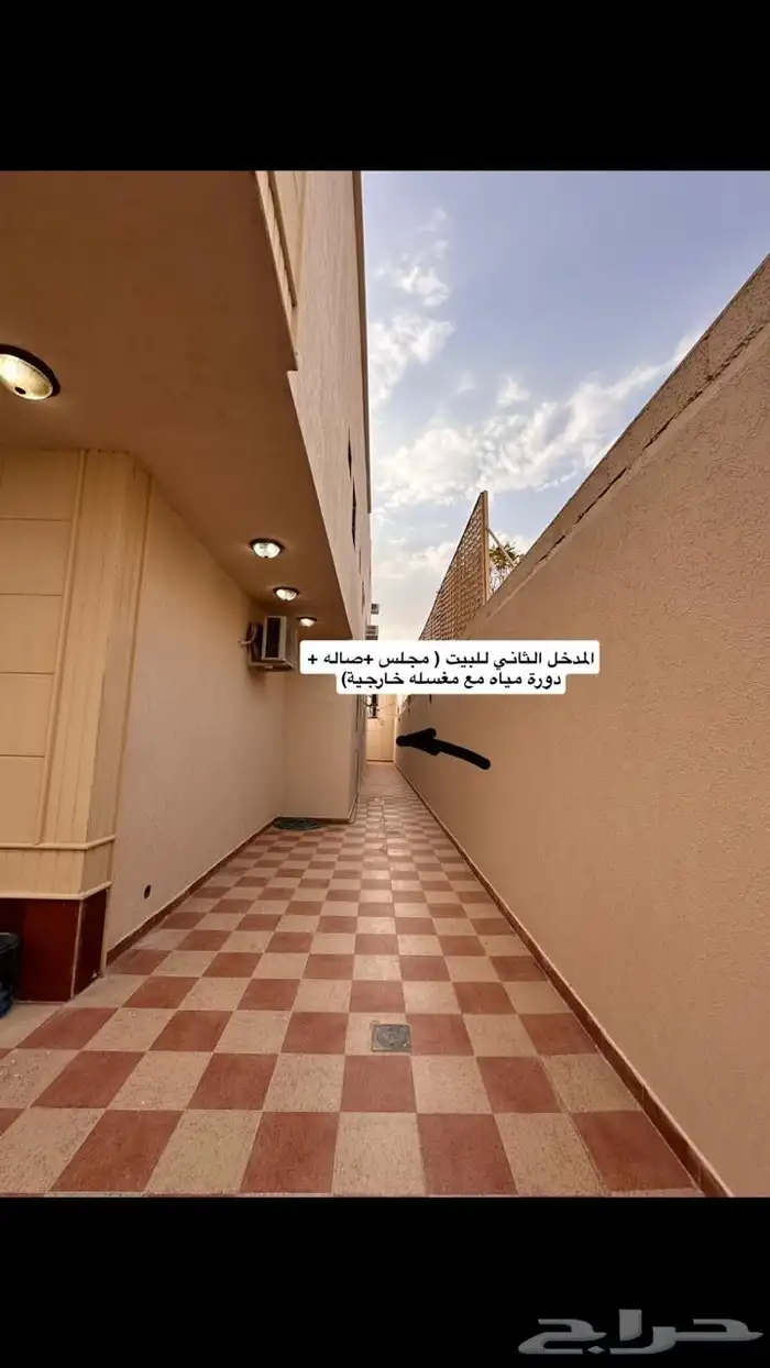 فيلا مع 3 شقق للبيع 18