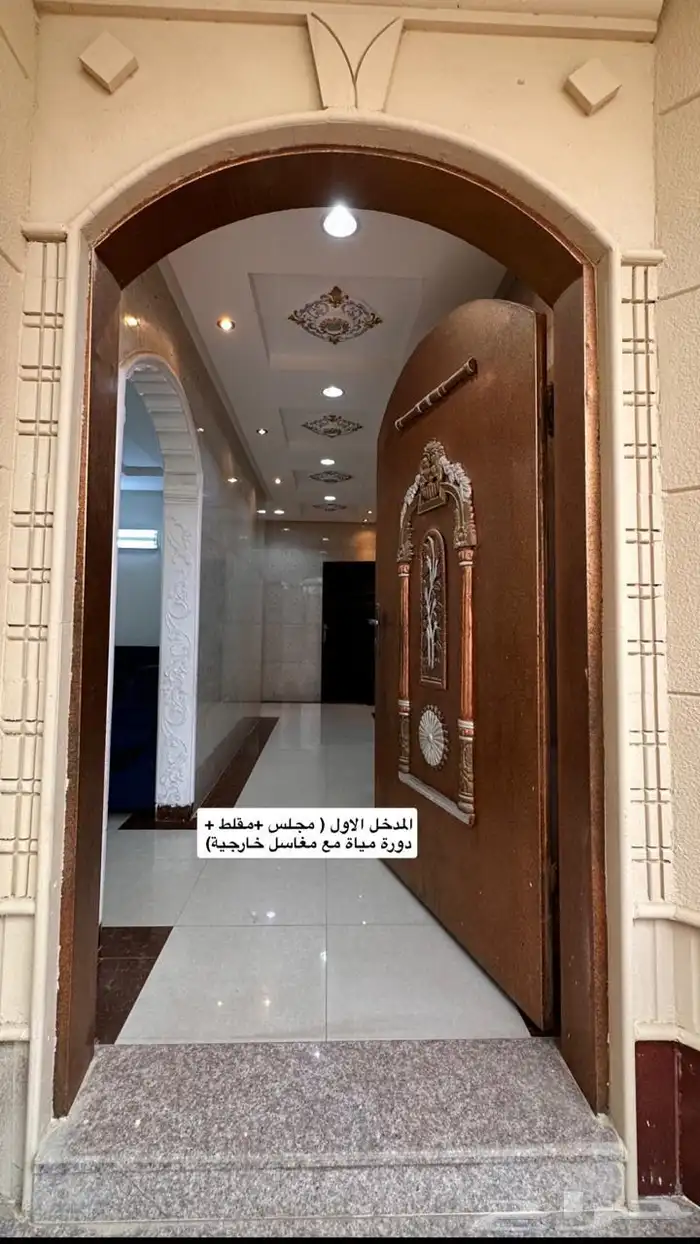 فيلا مع 3 شقق للبيع 19