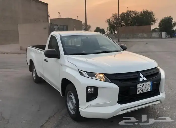 مستوبيشي2020 غماره بنزين قير عادي ممشي قليل 28 ألف 3