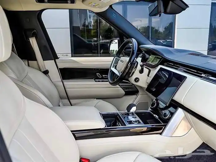 للبيع رانج روفر فوج فئه Auto - 2023 - سبعه ركاب  وارد كندا 2