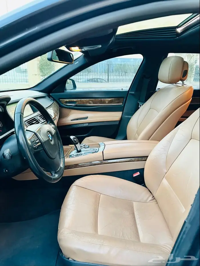 للبيع BMW 740 Li لارج نظيف جدا مصين تماما 2011 25
