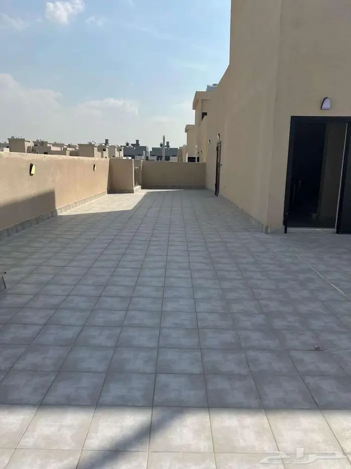 روف للايجار قرية داركو الريان 14