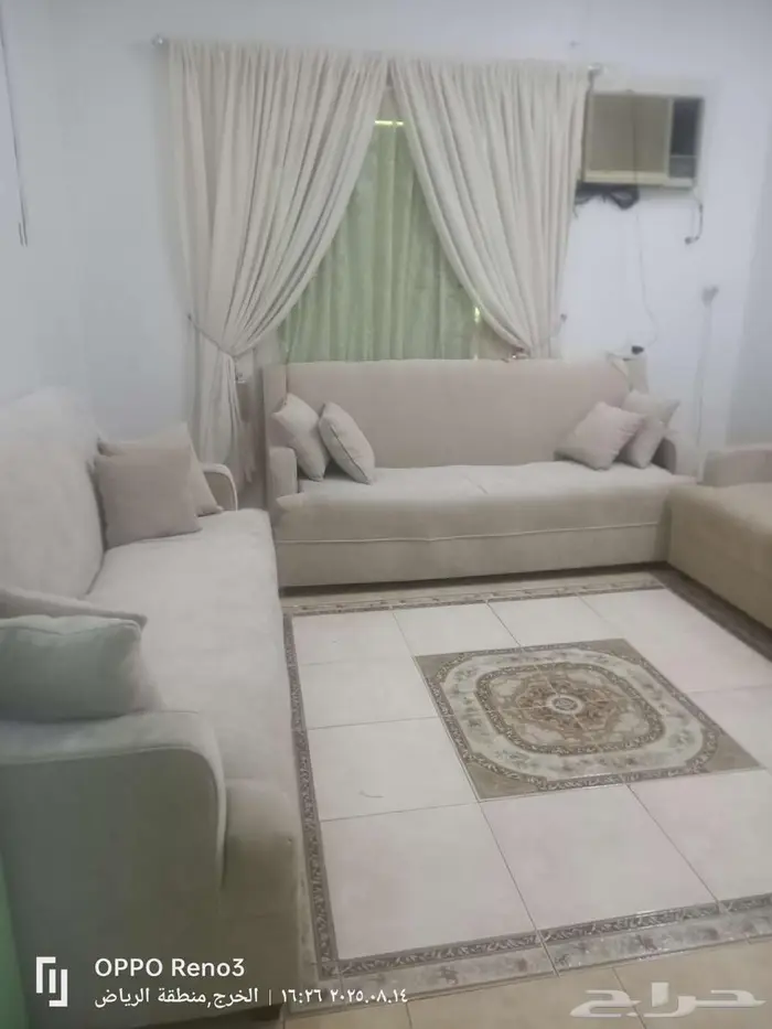 كنب للبيع مع الستاره 2