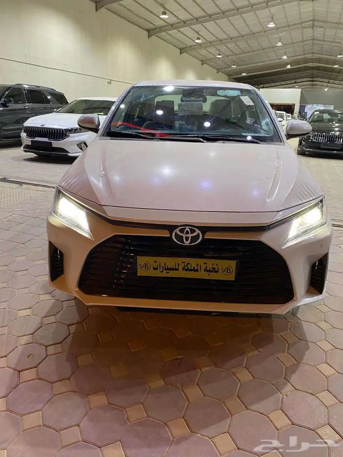 تويوتا يارس 2026 اصفار شاشه محرك 1.3 بنزين سعودي 3