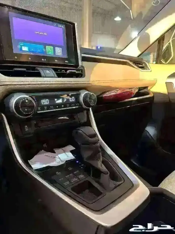 تويوتا راف فور XLE بنزين 2025 2