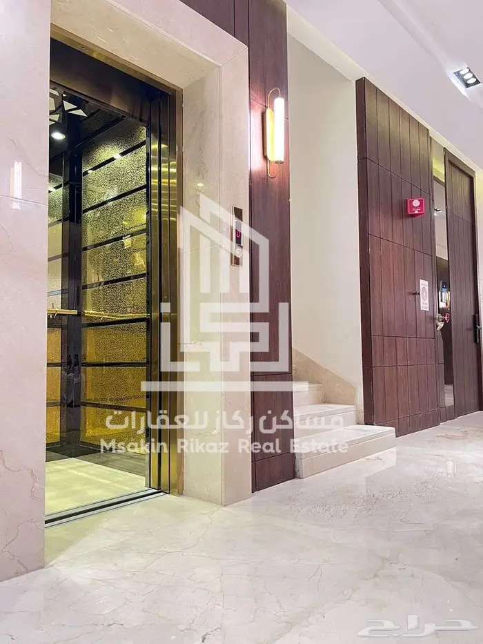 شقة مع سطح خاص للبيع - مشروع أسس حي السعادة 2