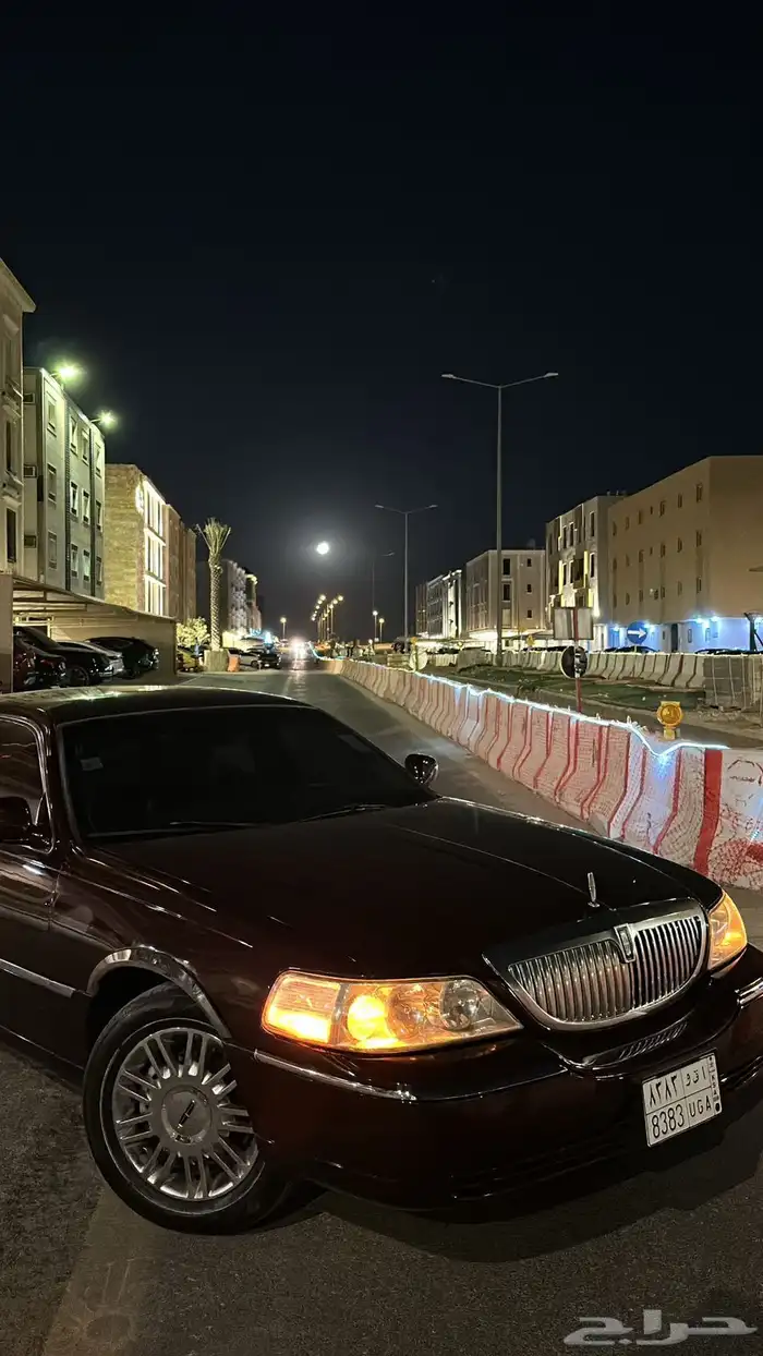 لينكون تاون كار 2006 executive L. (عنابي) 3