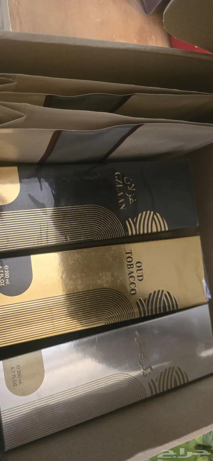 مجموعة 3 عطور العمودي و100 جرام عود 0