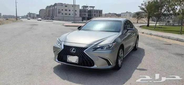 للبيع لكزس es 250 2023 AA 0