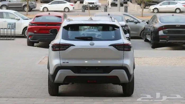 نيسان ماغنايت 2025 فضي كاش - اقساط 8