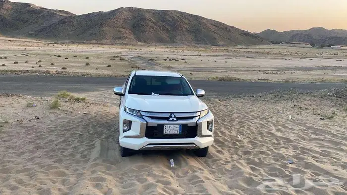 وانيت ميستوبيشي 2023 3