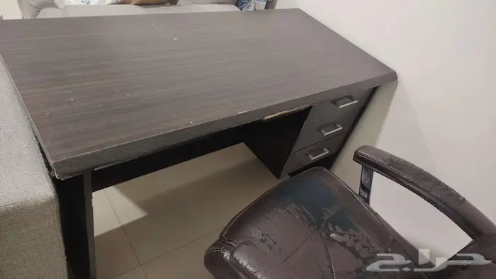 مكتب مستعمل للبيع 1