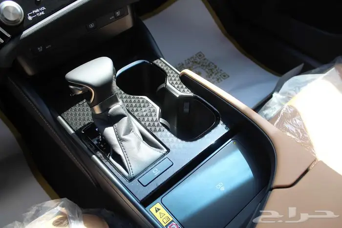 لكزس - ES 350 - CC - نص فل - بريمي - 2025 11