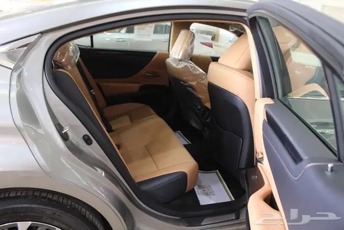 لكزس - ES 350 - CA - استندر - بريمي - 2025 14