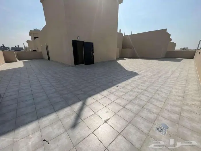 روف للايجار قرية داركو الريان 3