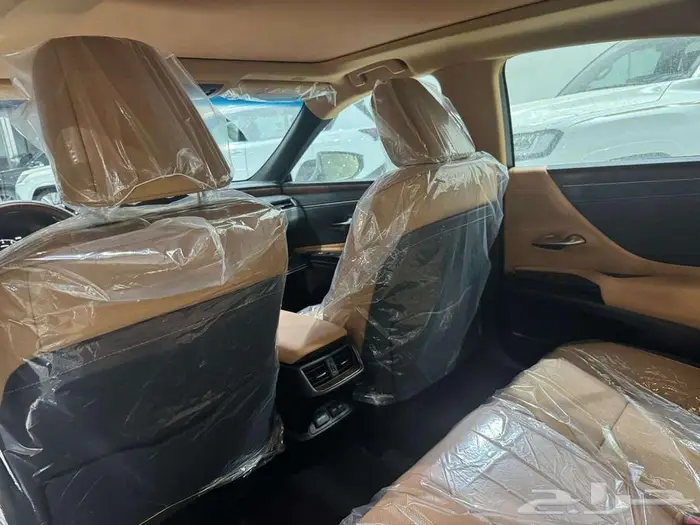 لكزس ES 350 بريمي CC بانوراما بروجيكتر 2025 اللون ابيض 20