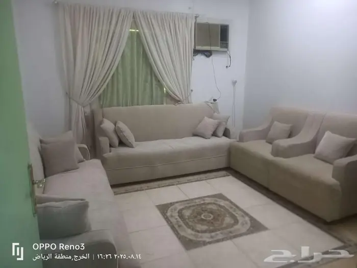 كنب للبيع مع الستاره 3