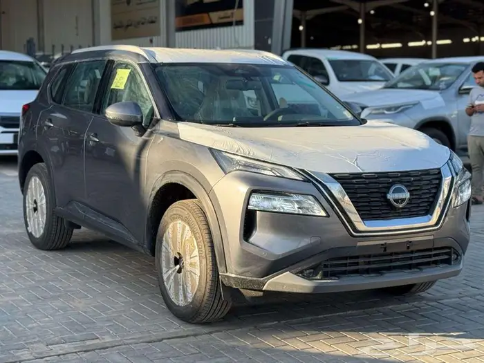 نيسان اكس تريل نص فل موديل 2025- 7 راكب دبل 1