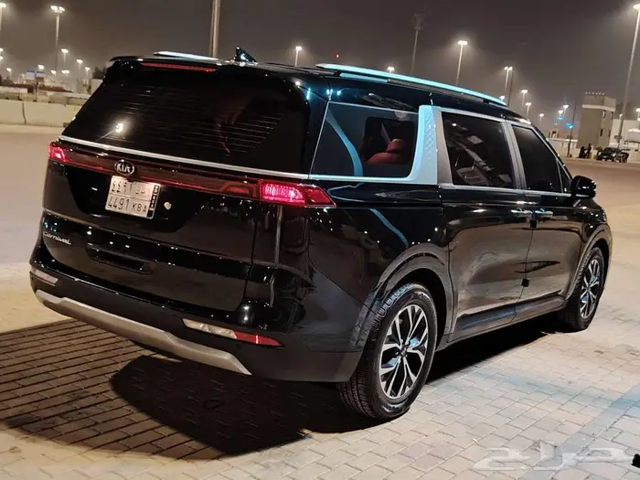 كارنفال 2021 كارنيفال أسود 9 مقاعد بسعر منافس 21