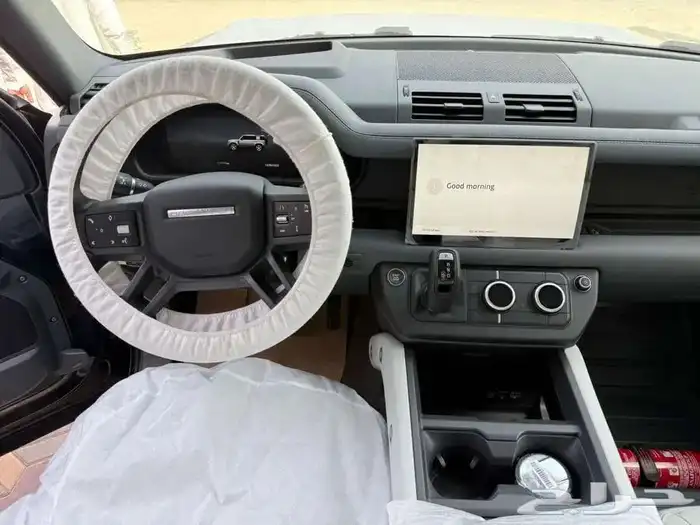 عرض خاص لاندروفر - ديفندر HSE V6 موديل 2025 -سعودي- 8