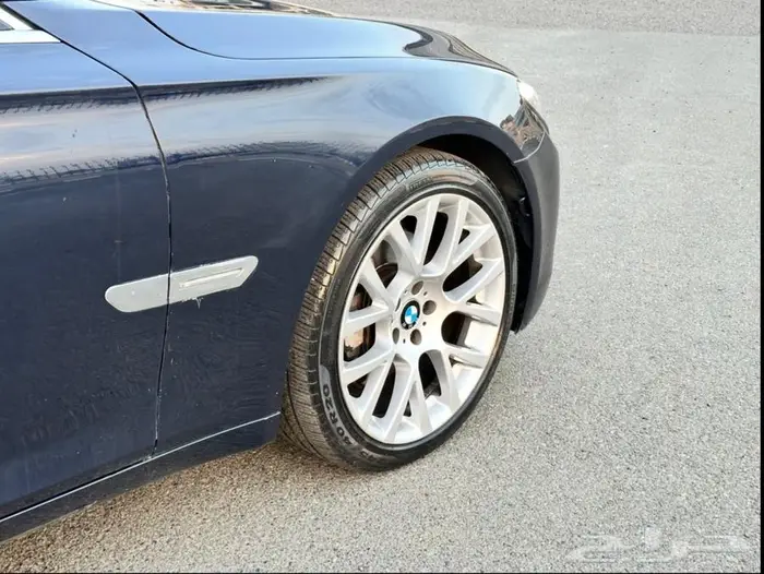 للبيع BMW 740 Li لارج نظيف جدا مصين تماما 2011 12