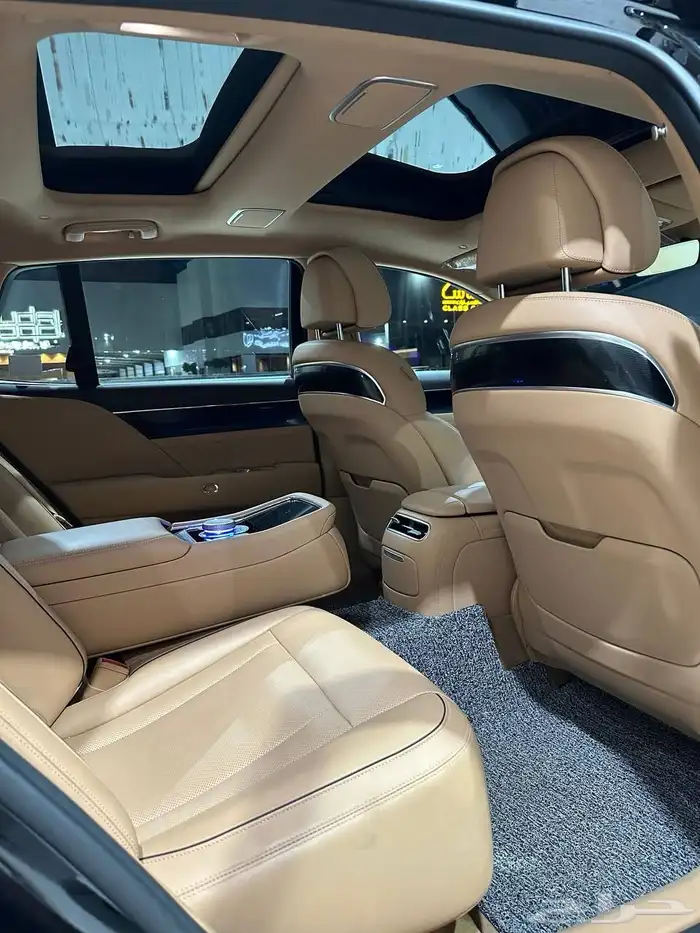 جينيسس G90 اسود 2023 . رصد الفخامة 38