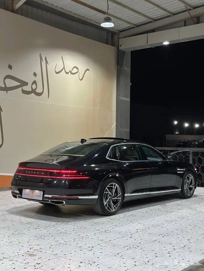 جينيسس G90 اسود 2023 . رصد الفخامة 12