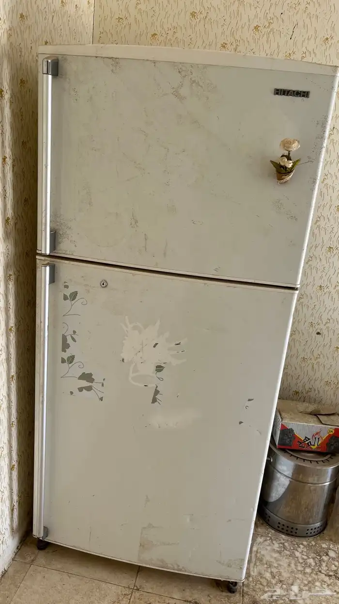 البيع غساله اتماتيكيه  ثلاجه كبيره فيها عطل واحد يبيلها كمب 0