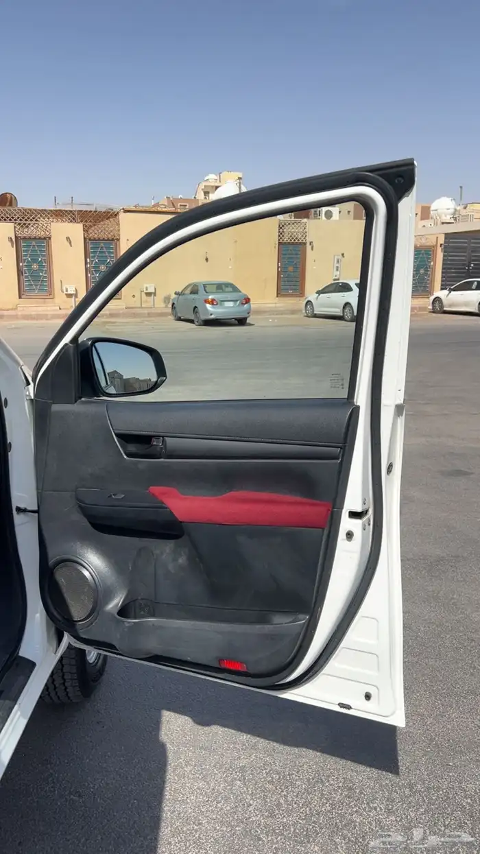 للبيع هايلوكس موديل 2023 دبل 10