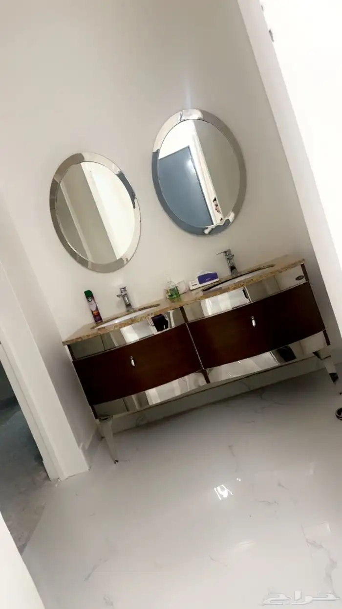 مغاسل جديده مع مرايا للبيع ريال فرصه جديده 0