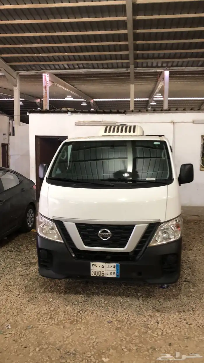 باص نيسان اورفان 2021ثلاجه نظيف 0