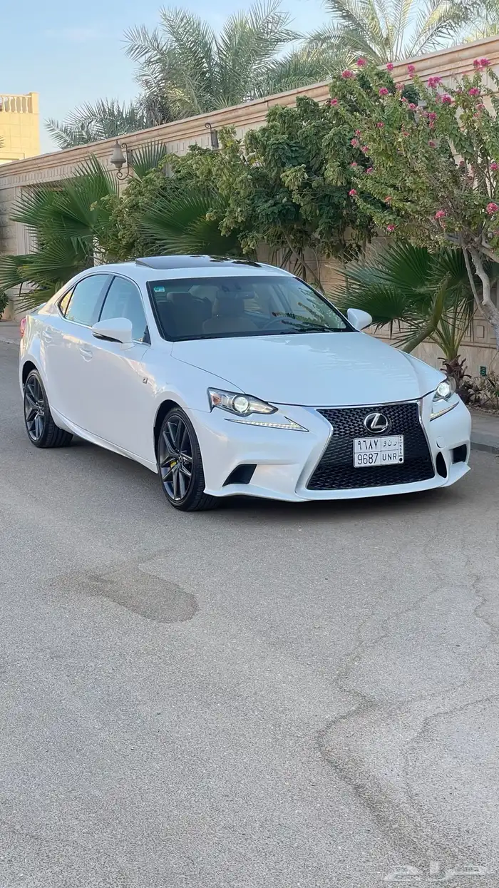 لكزس is350 ابيض مفحوص 2