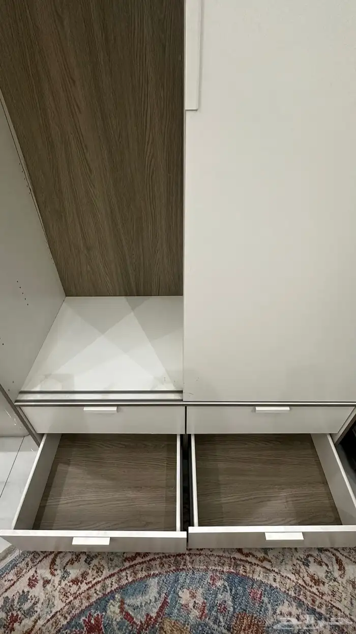 دولاب بابين سحاب نظيف للبيع 1