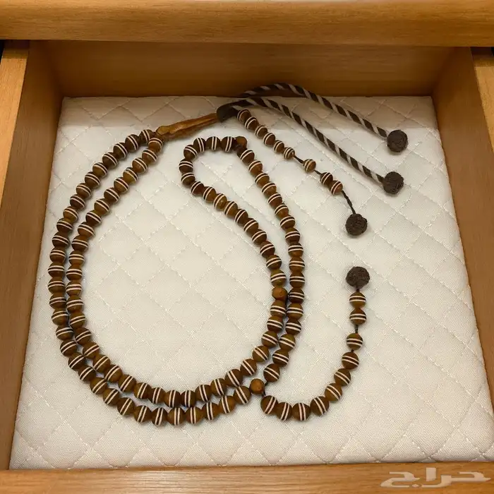 سبحة زيتون 99 خرزة بحزام ملون مع عد اد 1